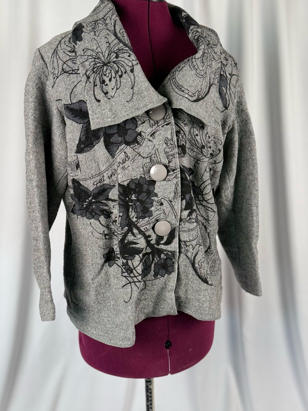 Women's Gray Floral Button-Front Cardigan Sweater